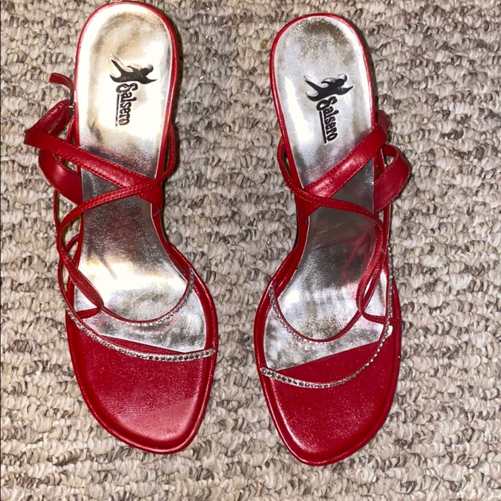 Strappy heel